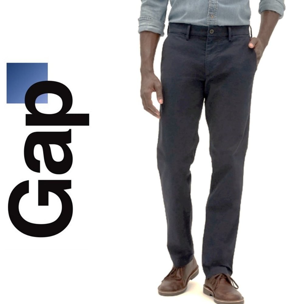 NEW GAP STRAIGHT KHAKIS